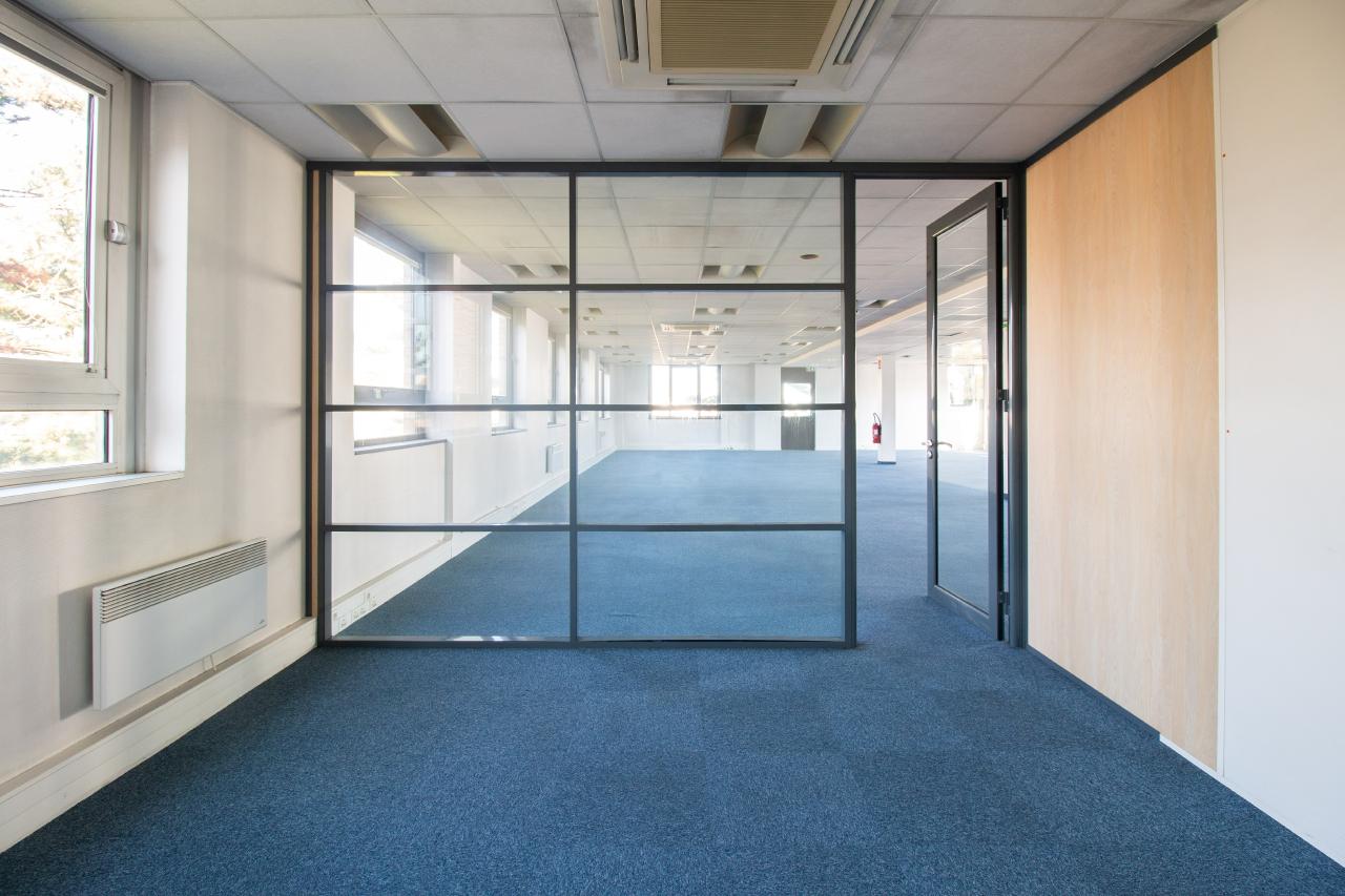 Bureau Saint-Denis 885m² Location bureau Saint-Denis Seine-Saint-Denis OLBUR2107107 1